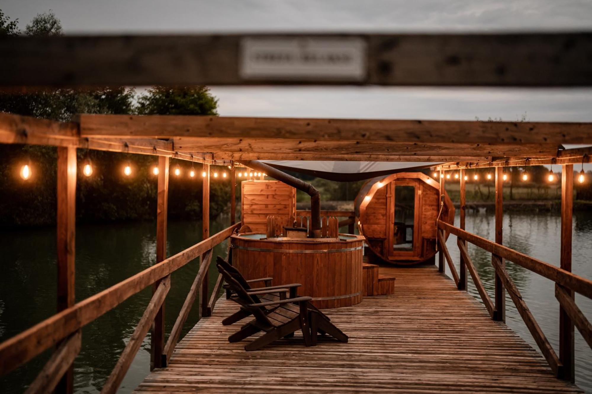 Hotel Przy Dworze Lesna Podlaska Exterior photo